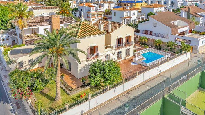 Image No.2-5 Bed Villa for sale