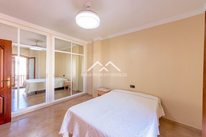 Image No.34-5 Bed Villa for sale