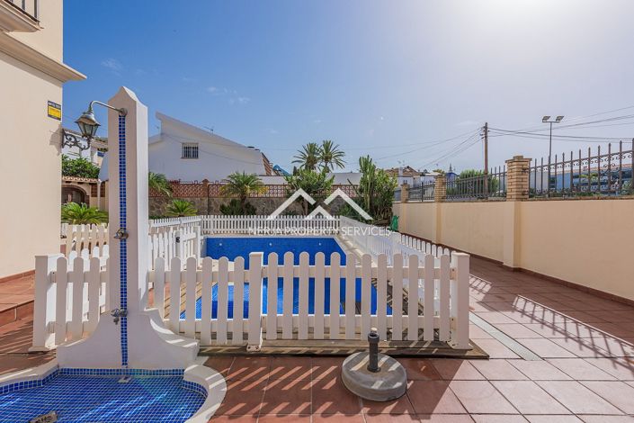 Image No.48-5 Bed Villa for sale