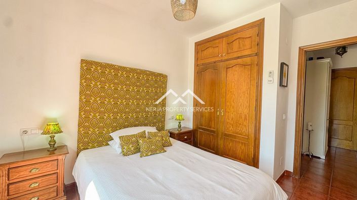 Image No.16-2 Bed Property for sale