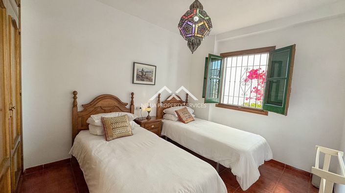 Image No.17-2 Bed Property for sale