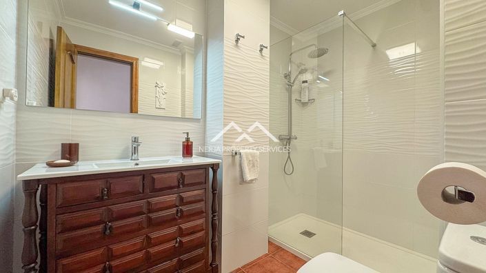 Image No.18-2 Bed Property for sale