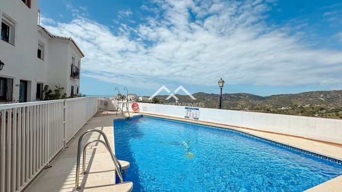 Image No.23-2 Bed Property for sale