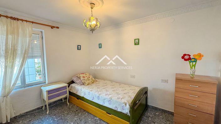 Image No.14-3 Bed Townhouse for sale