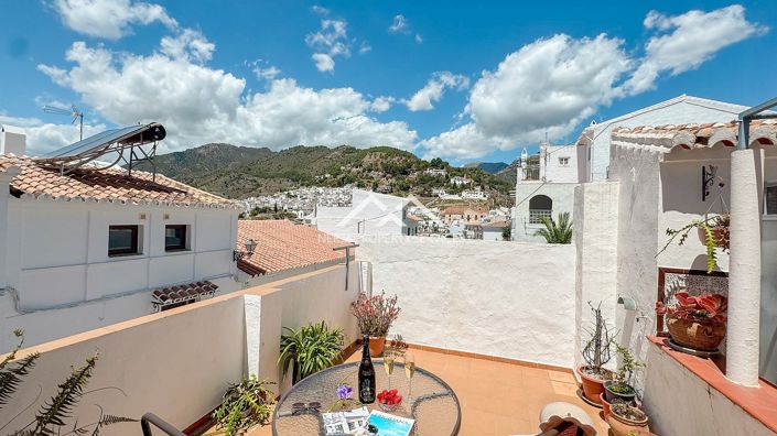 Image No.24-3 Bed Townhouse for sale