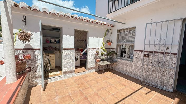 Image No.25-3 Bed Townhouse for sale