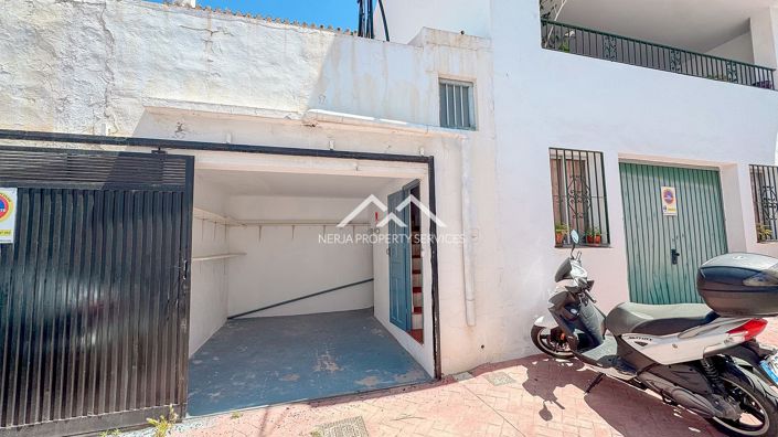 Image No.30-3 Bed Townhouse for sale