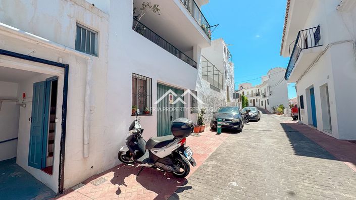 Image No.31-3 Bed Townhouse for sale