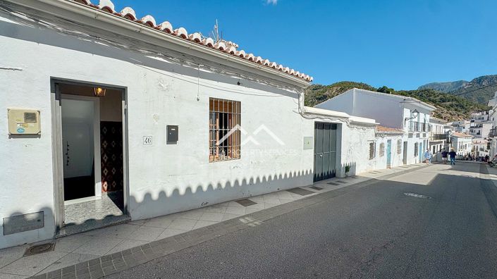 Image No.33-3 Bed Townhouse for sale