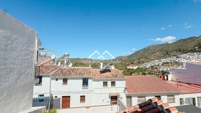 Image No.35-3 Bed Townhouse for sale