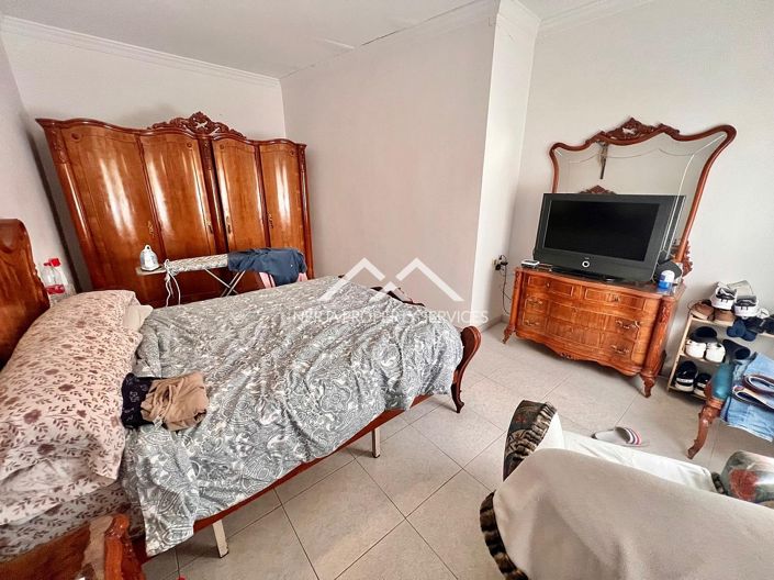 Image No.14-3 Bed Property for sale