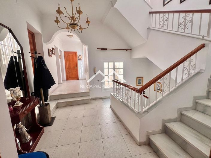 Image No.5-3 Bed Property for sale