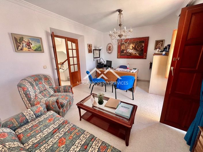 Image No.7-3 Bed Property for sale