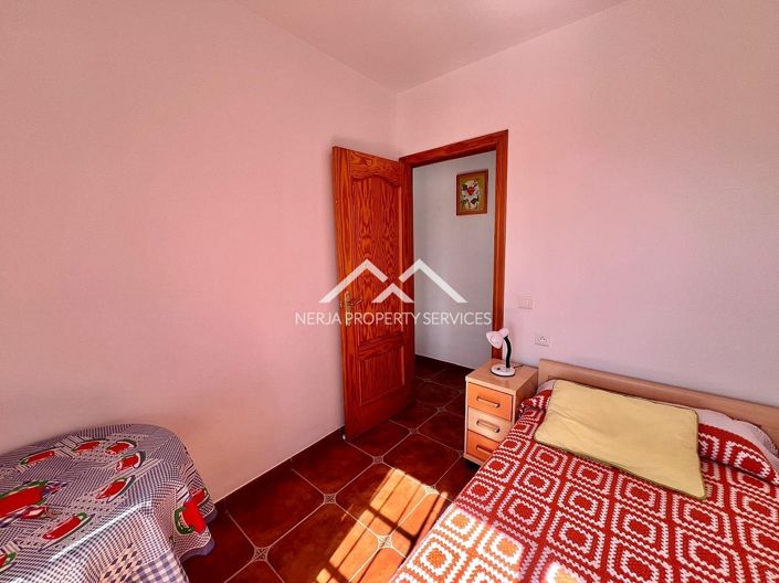 Image No.15-4 Bed Property for sale