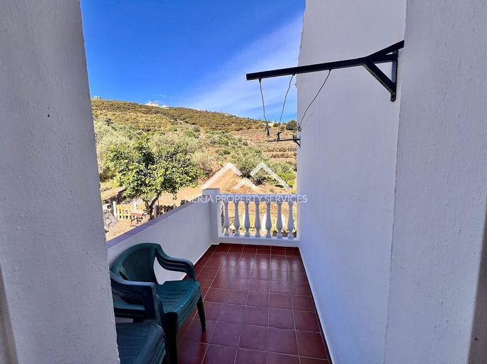 Image No.20-4 Bed Property for sale