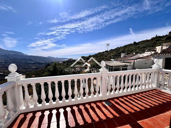 Image No.21-4 Bed Property for sale