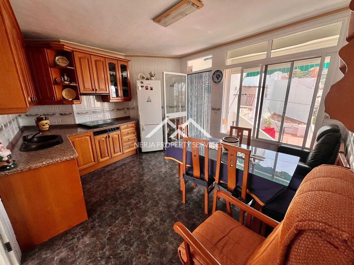 Image No.10-2 Bed Townhouse for sale