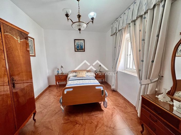 Image No.15-2 Bed Townhouse for sale