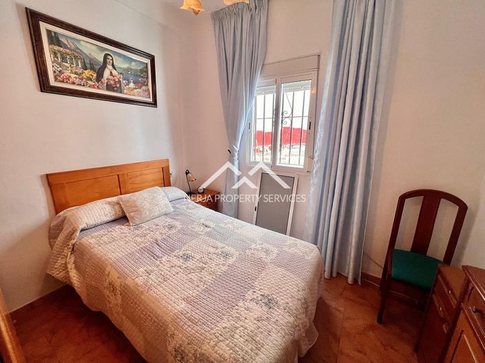 Image No.16-2 Bed Townhouse for sale