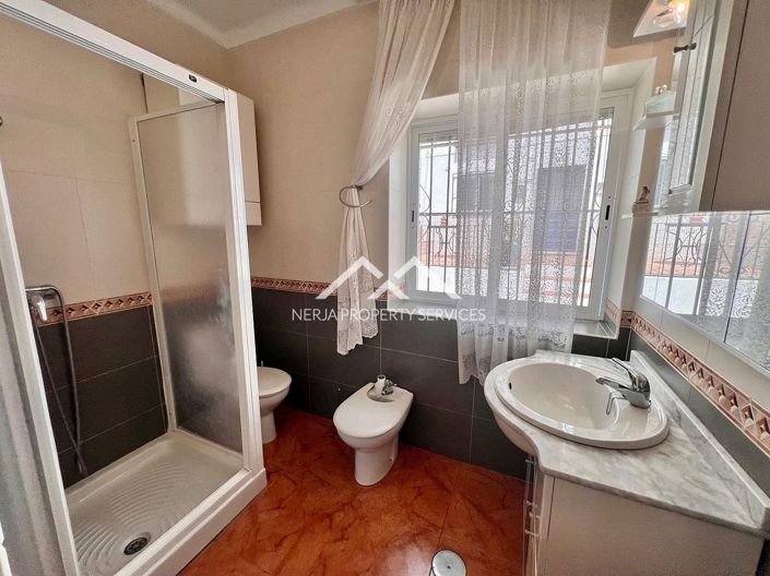 Image No.18-2 Bed Townhouse for sale