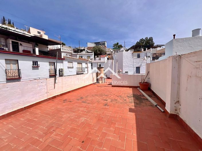 Image No.21-2 Bed Townhouse for sale