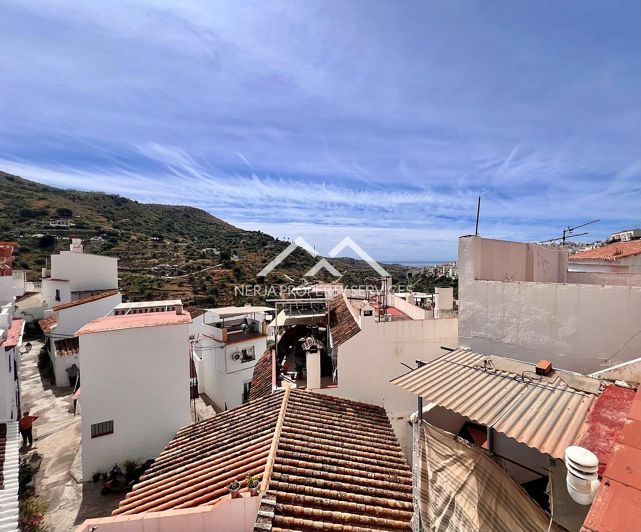 Image No.22-2 Bed Townhouse for sale