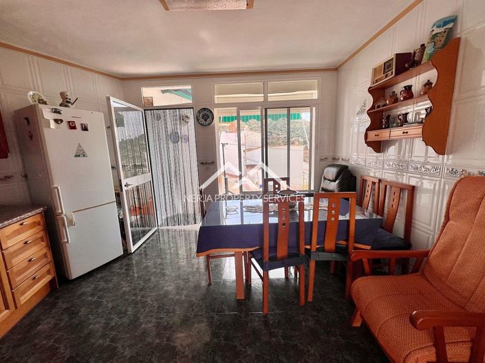 Image No.8-2 Bed Townhouse for sale