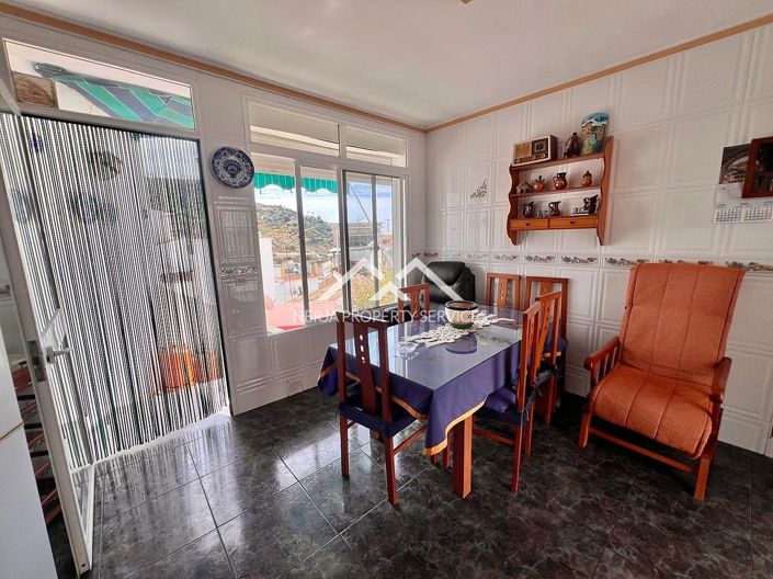 Image No.9-2 Bed Townhouse for sale