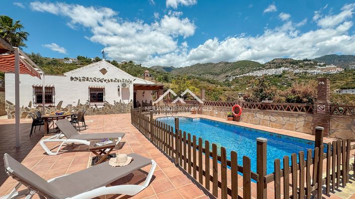 Image No.2-3 Bed Villa for sale