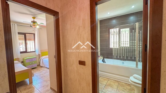 Image No.24-3 Bed Villa for sale