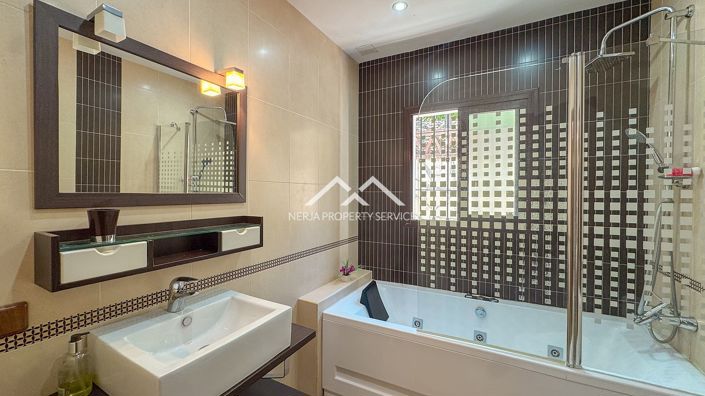 Image No.29-3 Bed Villa for sale