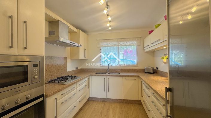 Image No.10-2 Bed Townhouse for sale