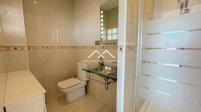 Image No.26-2 Bed Townhouse for sale