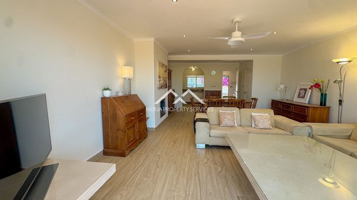Image No.9-2 Bed Townhouse for sale