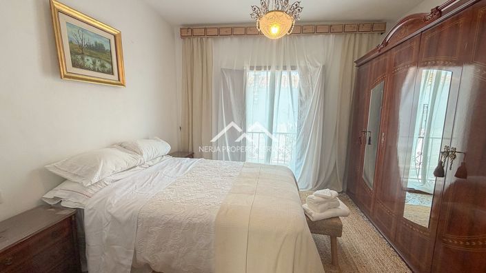 Image No.13-2 Bed Townhouse for sale
