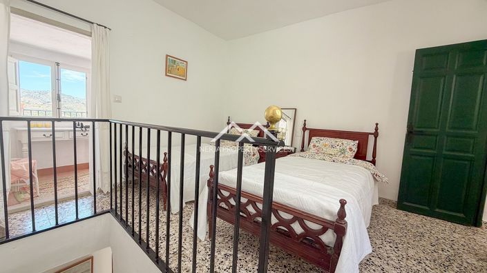 Image No.15-2 Bed Townhouse for sale