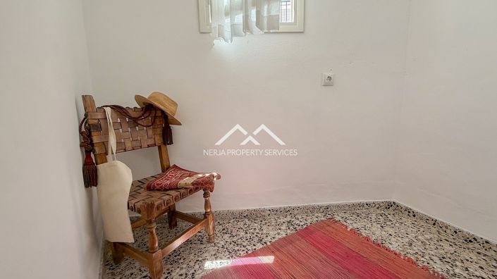Image No.17-2 Bed Townhouse for sale