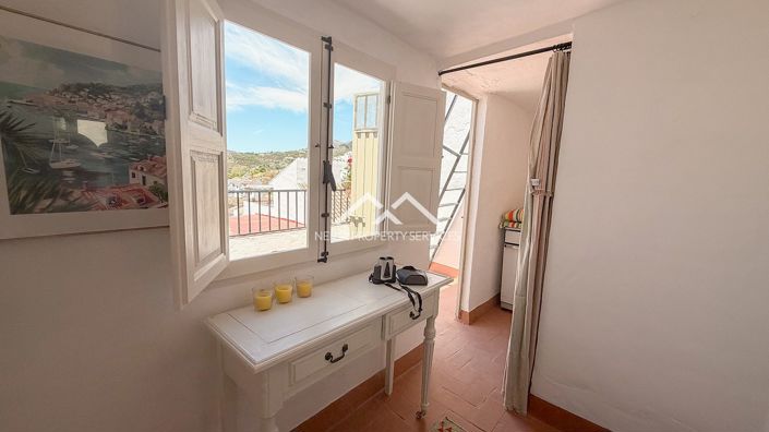 Image No.18-2 Bed Townhouse for sale