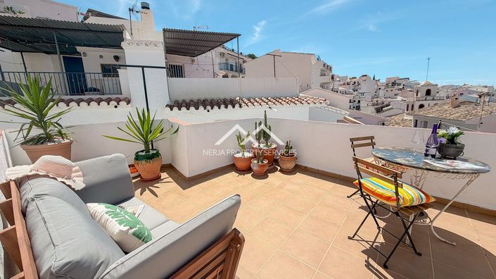 Image No.2-2 Bed Townhouse for sale