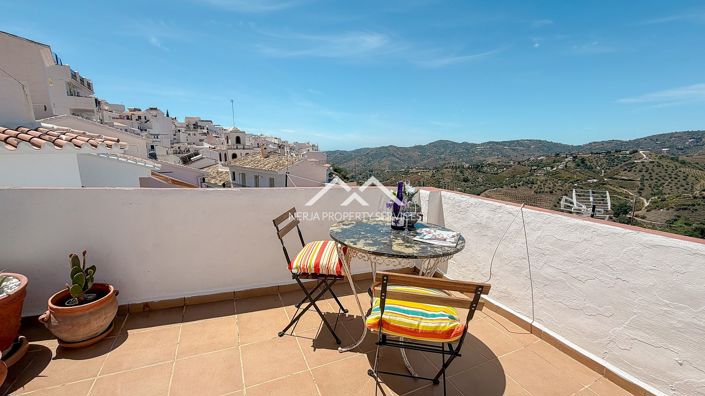 Image No.21-2 Bed Townhouse for sale