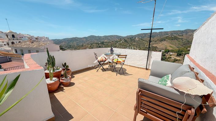 Image No.4-2 Bed Townhouse for sale