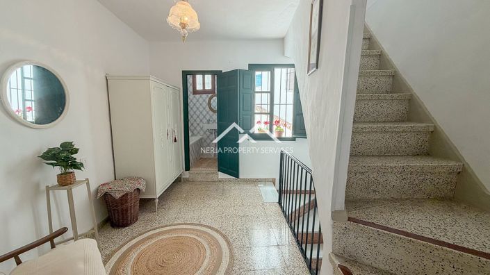 Image No.9-2 Bed Townhouse for sale