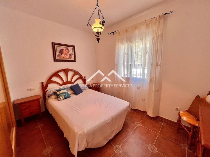 Image No.13-2 Bed Property for sale