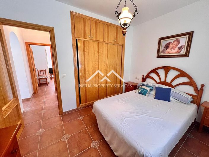Image No.14-2 Bed Property for sale