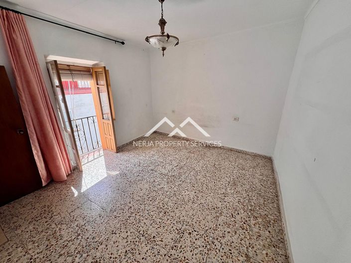 Image No.10-2 Bed Townhouse for sale
