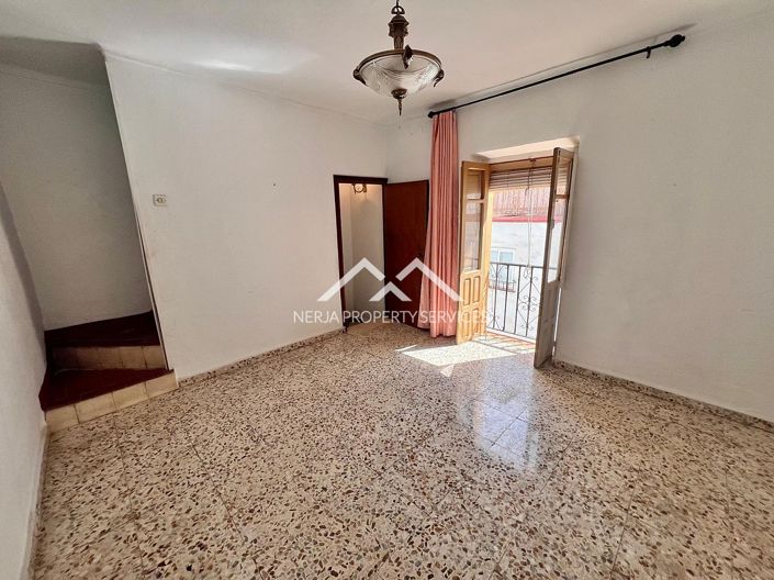 Image No.15-2 Bed Townhouse for sale