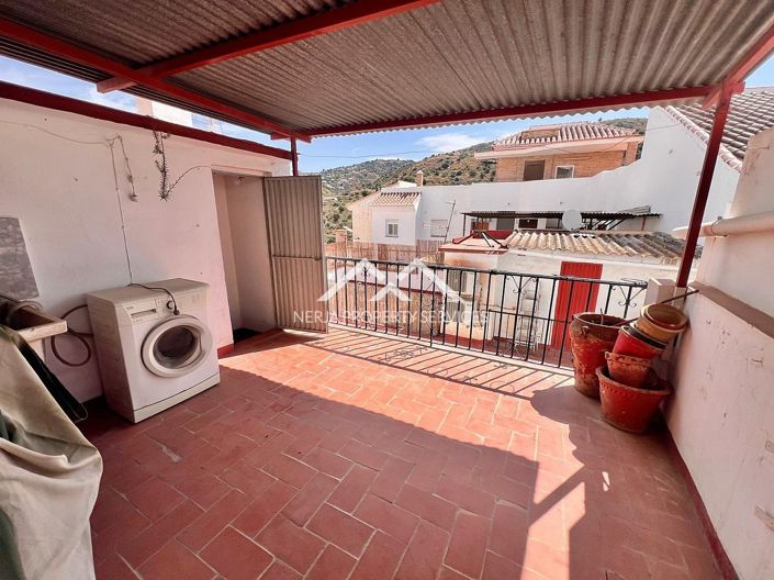 Image No.18-2 Bed Townhouse for sale