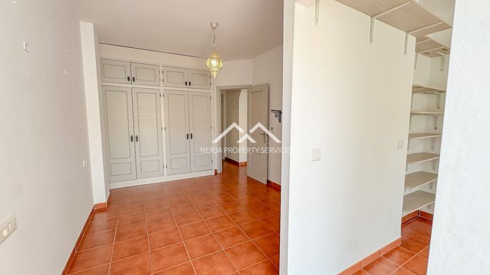 Image No.18-2 Bed Apartment for sale