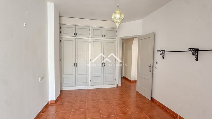 Image No.20-2 Bed Apartment for sale