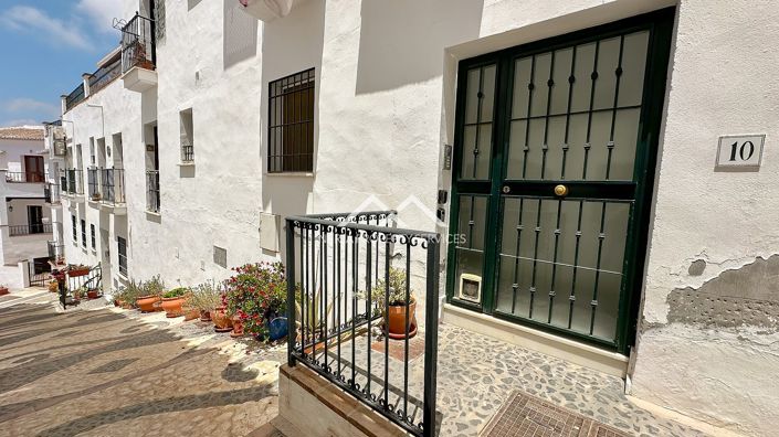 Image No.36-2 Bed Apartment for sale